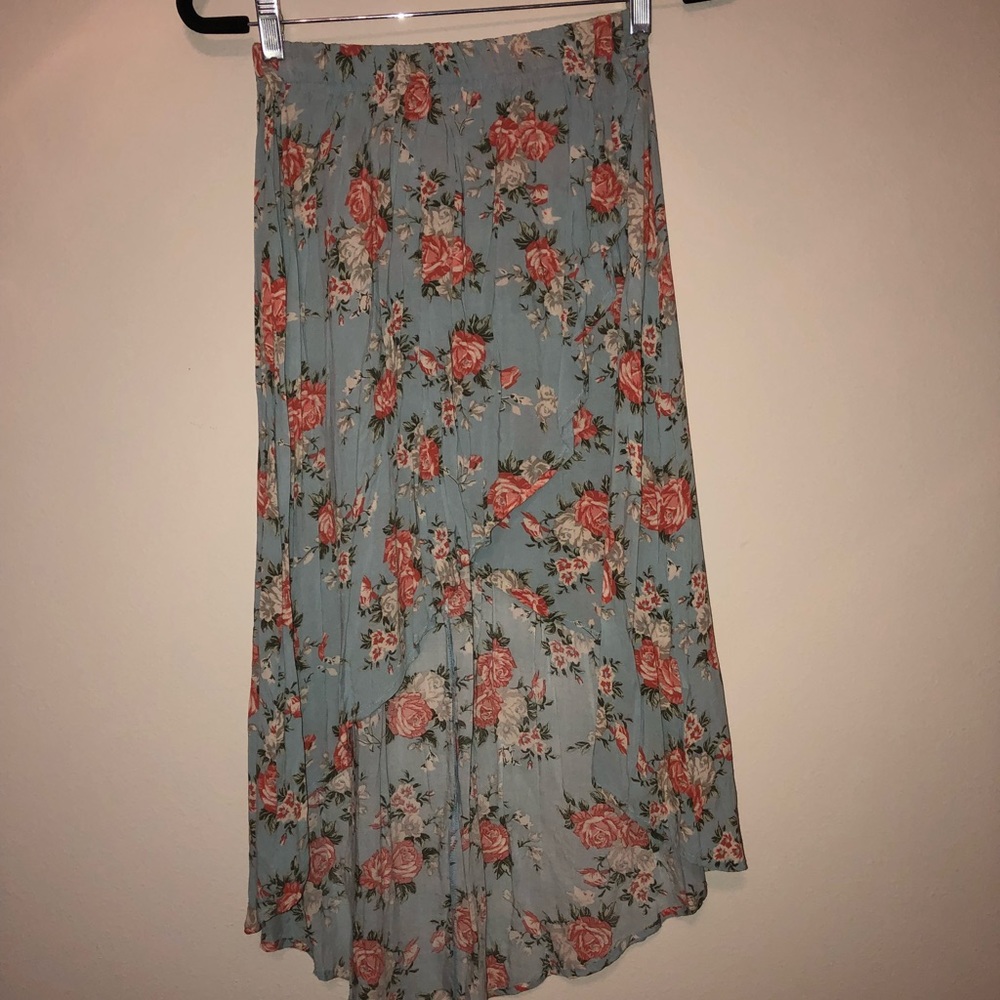 Floral High-low skirt! Perfect for spring